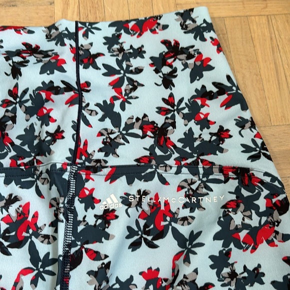 adidas by Stella McCartney TruePurpose floral-print cycling shorts – Blue - Picture 5 of 10